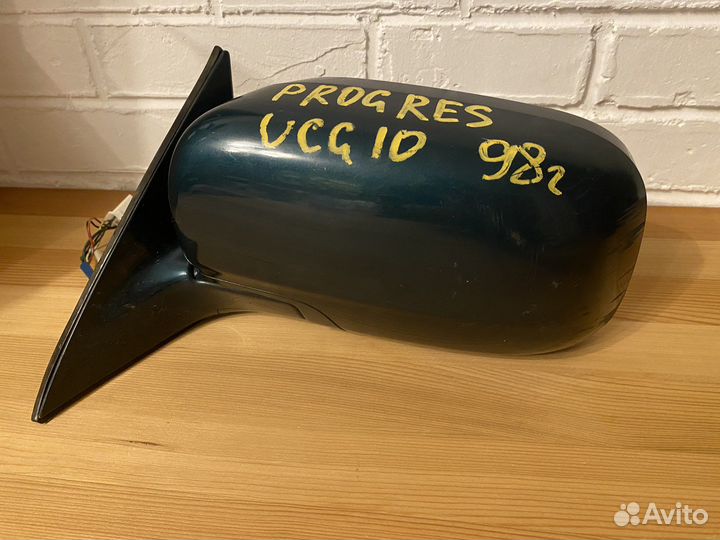 Левое зеркало заднего вида