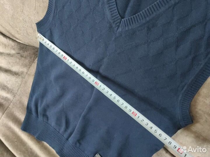 Два жилета для мальчика 5-6 класс