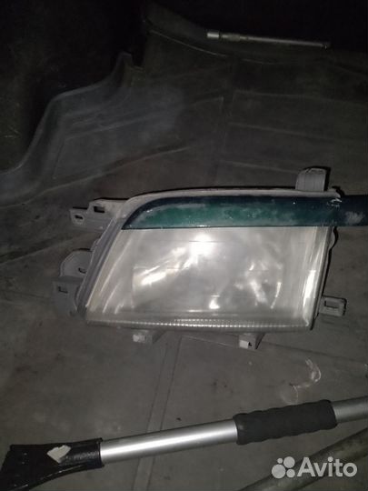 Фара передняя левая