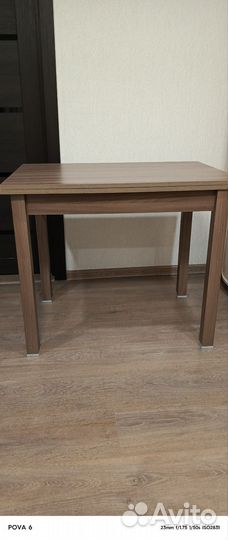 Кухонный стол и стулья