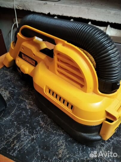 Аккумуляторный пылесос de walt