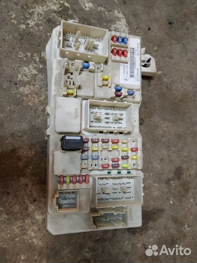 Блок предохранителей Ford Focus 2 2 поколение hxdb