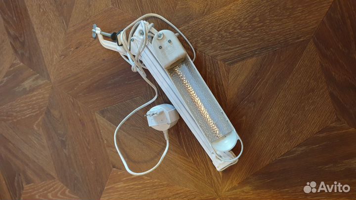 Лампа настольная с лампочкой