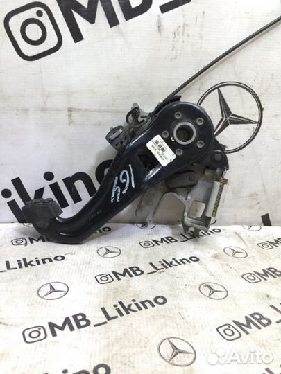 Педаль стояночного тормоза Mercedes-Benz Ml W164