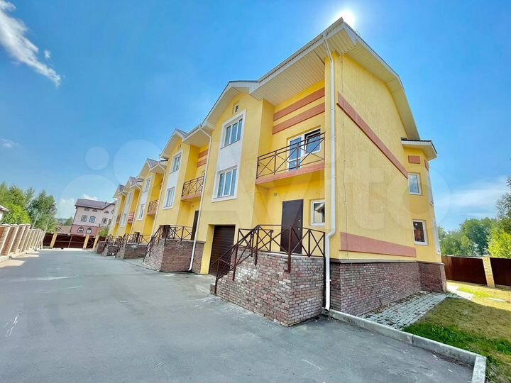 Таунхаус 230 м² на участке 2 сот.