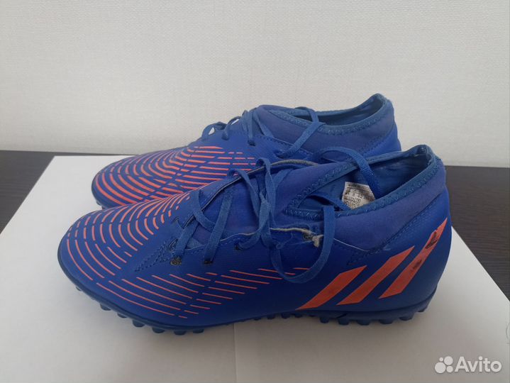 Футбольные бутсы adidas predator