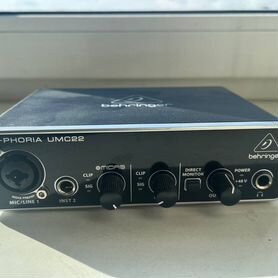 Звуковая карта behringer umc22