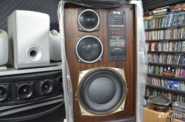 Колонки напольные Radiotechnica S-90D с грилями