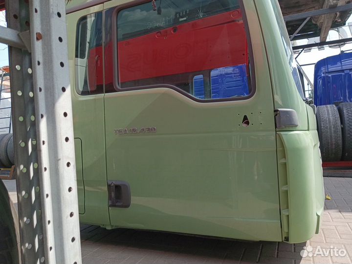 81626004118 Дверь правая Man TGA, Man TGX