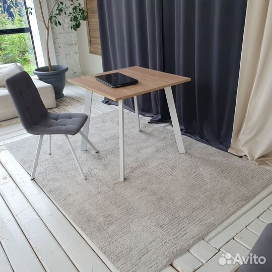 Письменный стол Ник Дуб 80*80 см. Белые ножки