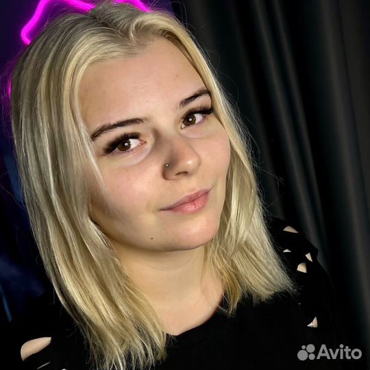 Наращивание ресниц. Бровист