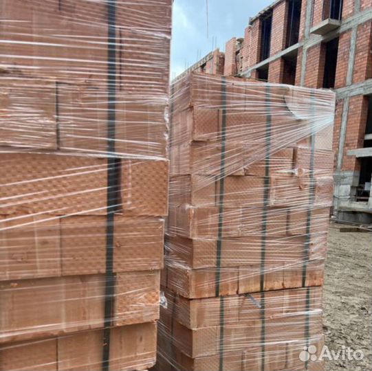 Красный полнотелый кирпич