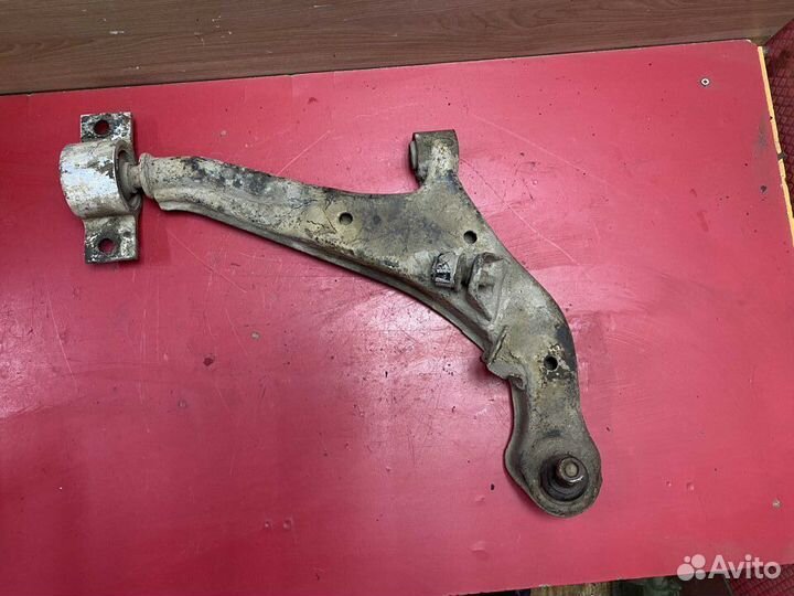 Рычаг передний правый 545002Y412 Nissan Maxima A33