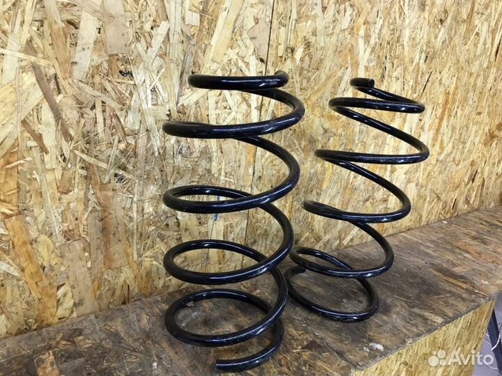 Пружина подвески передняя Ford Focus 3 седан 1.6