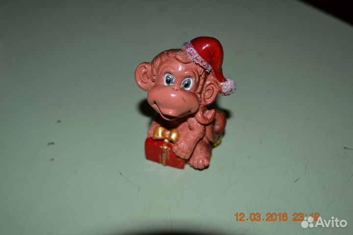 Продам сувенирные фигурки