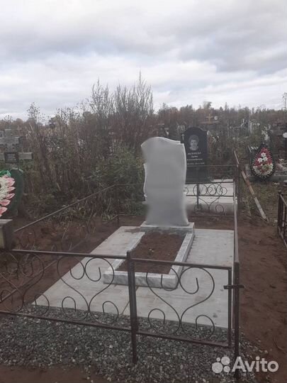 Изготовление памятников, благоустройство участка
