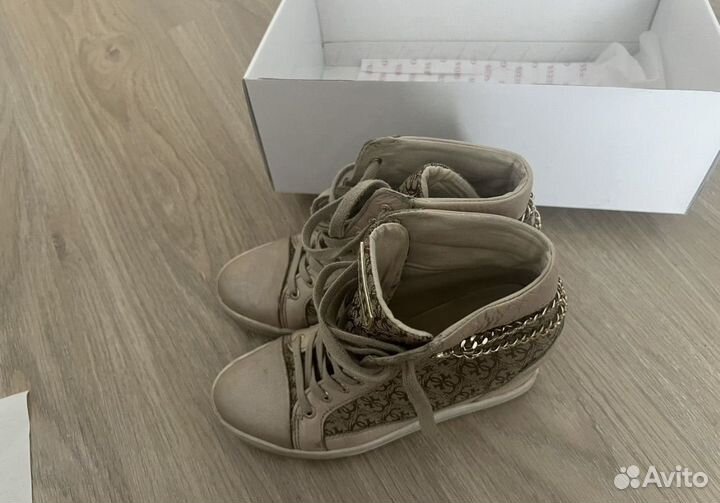 Сникерсы кеды guess