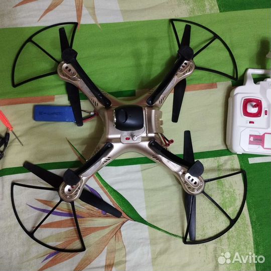 Квадрокоптер Syma X8HW