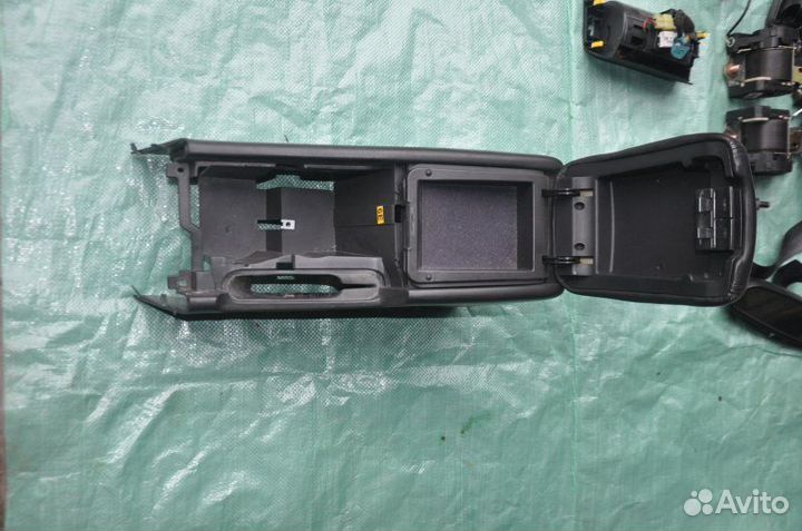 Подлокотник передний Chevrolet Epica седан 2.0