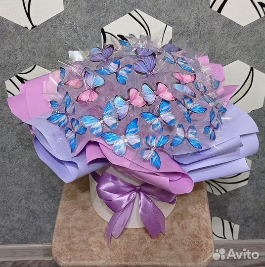 Букет из бабочек в коробке