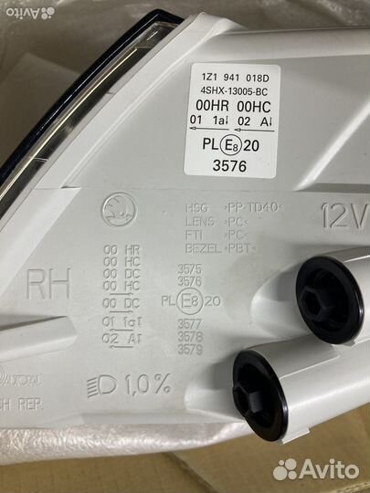 Фара правая Октавия 1Z1941018D