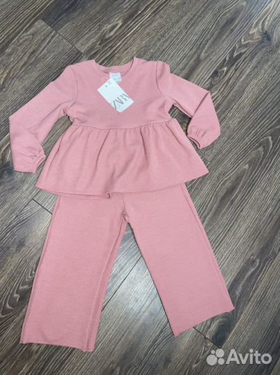 Костюм zara для девочки новый
