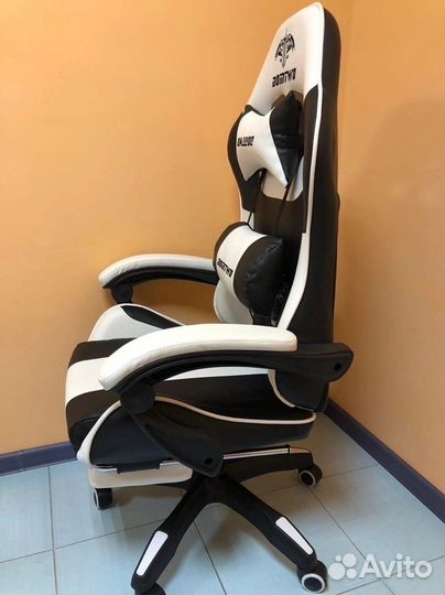 Компьютерное игровое кресло геймерское с массажем