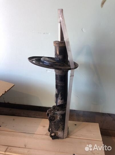 Тойота камри v50 Задний амортизатор