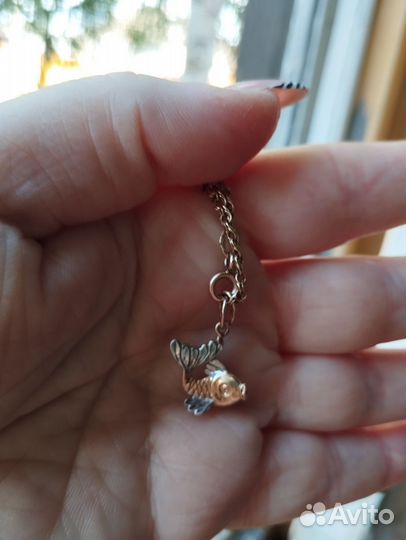 Золотой кулон рыба
