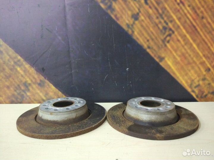 Тормозной диск задний Volkswagen Passat Variant B6