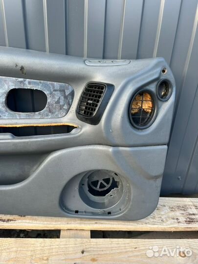 Обшивка двери передняя левая Renault Laguna 1 1.6