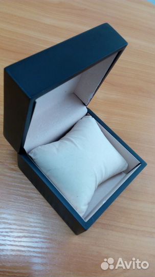 Коробочки и Футляры для дарения и хранения часов