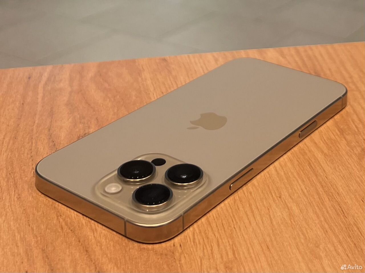 iPhone 15 Pro, 256 ГБ