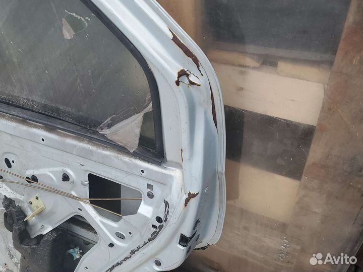 Дверь задняя правая renault logan 1