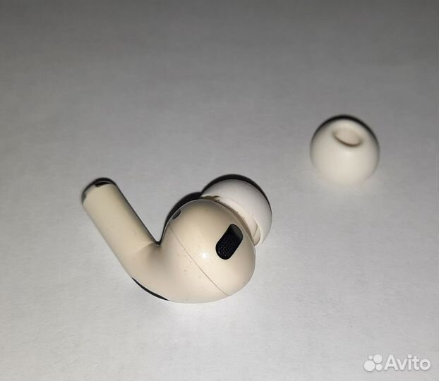 Наушник Apple EarPods Pro правый с кейсом