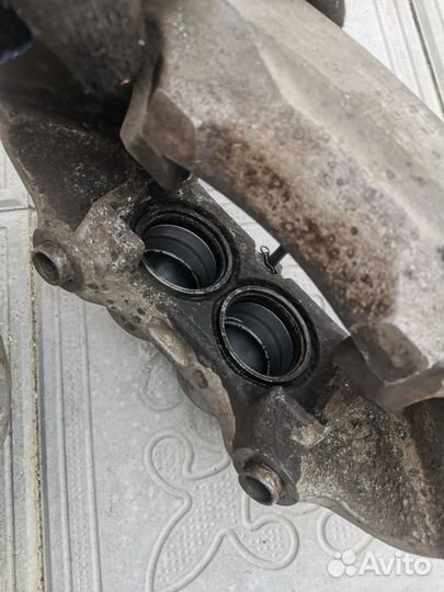 Суппорта lexus celsior LS430 UCF30