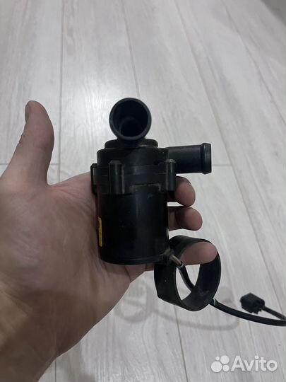 Насос циркуляционный (помпа) Range Rover Sport