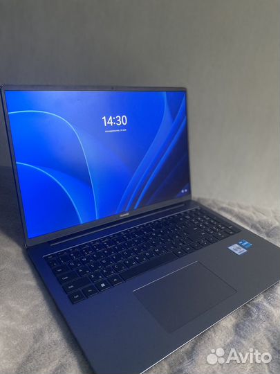 Huawei matebook d16