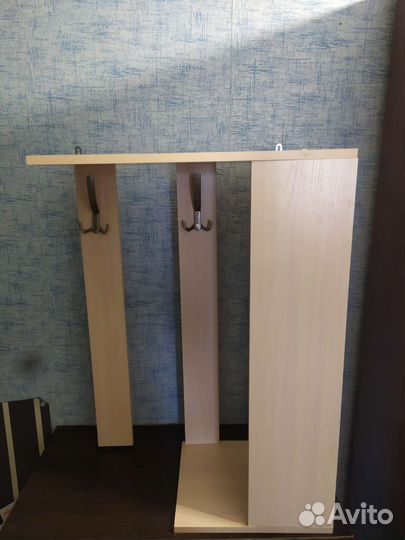 Вешалка для одежды настенная