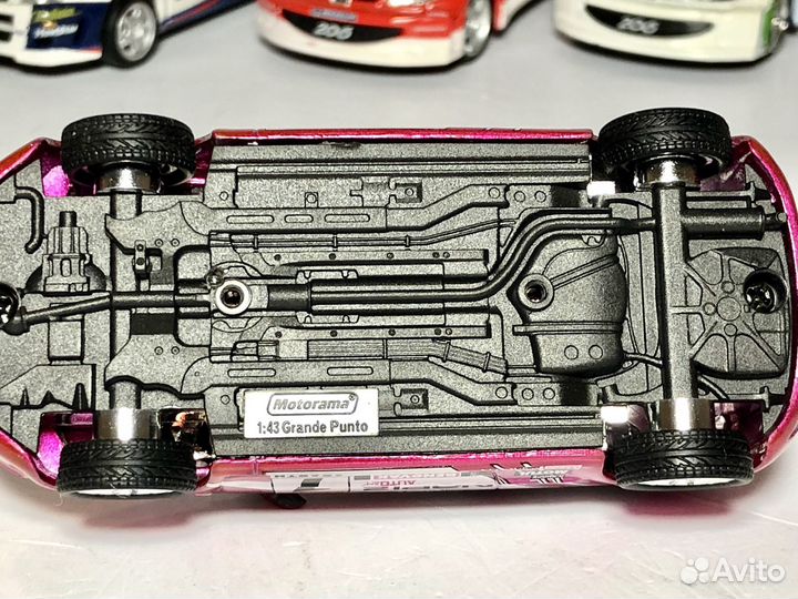 Модель автомобиля ралли Fiat Grande Punto 1:43