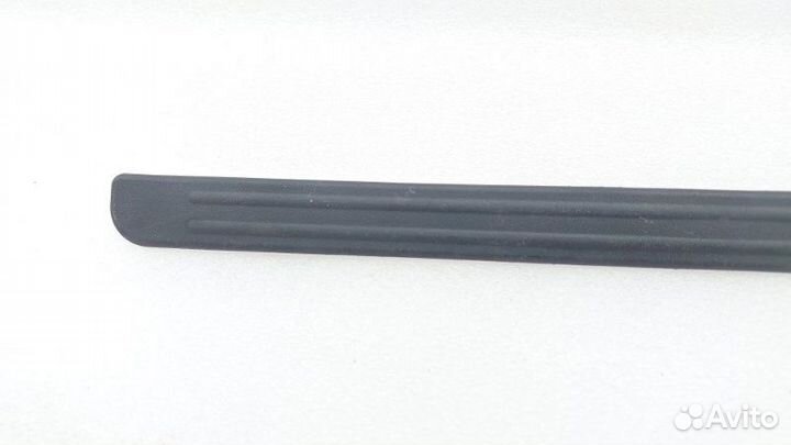 Накладка порога задняя правая Infiniti Qx56 JA60
