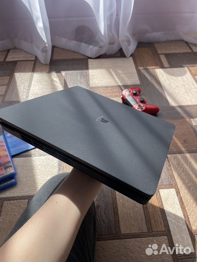 Sony PS4 slim