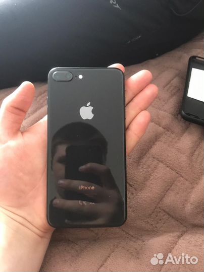 iPhone 8 Plus, 64 ГБ