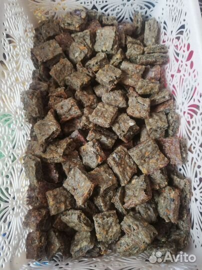 Лакомства для собак и кошек
