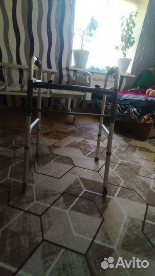 Ходунки для взрослых на колесах