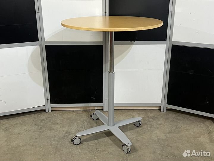 Стол круглый на колёсах с подъемным механизмом