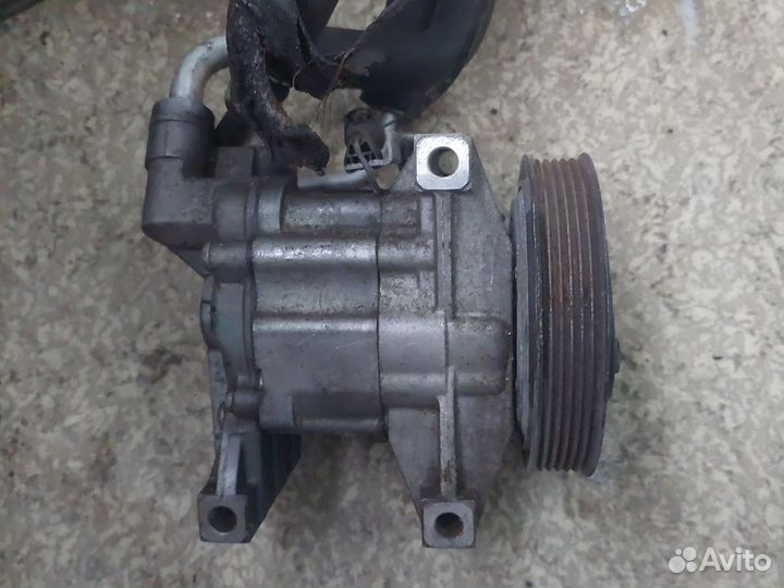 Компрессор кондиционера Ниссан Алмера