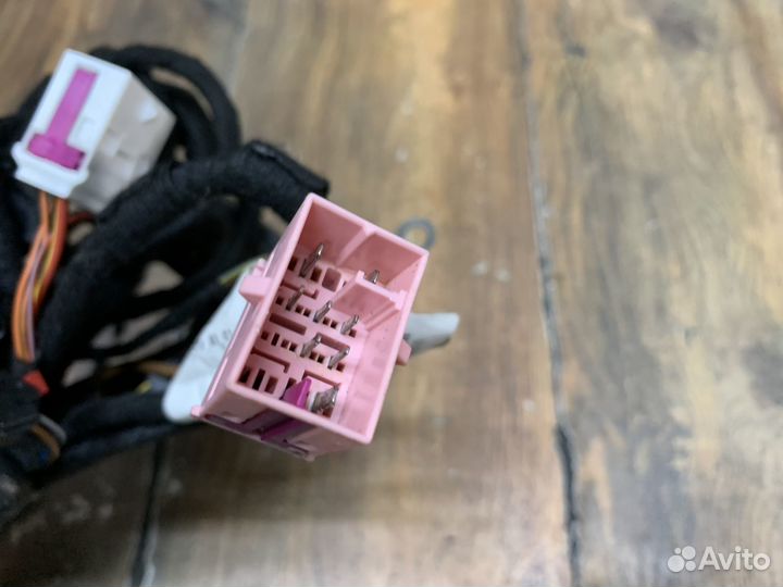 VW Touareg NF Проводка (коса) двери багажника