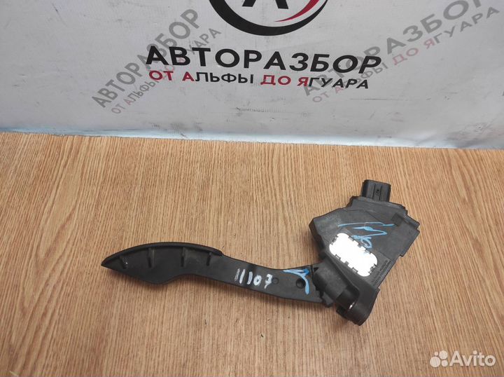 Педаль газа toyota Corolla E150 2006-2013
