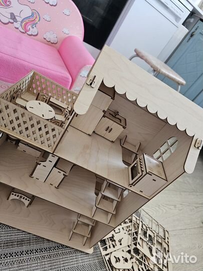 Кукольный домик с мебелью